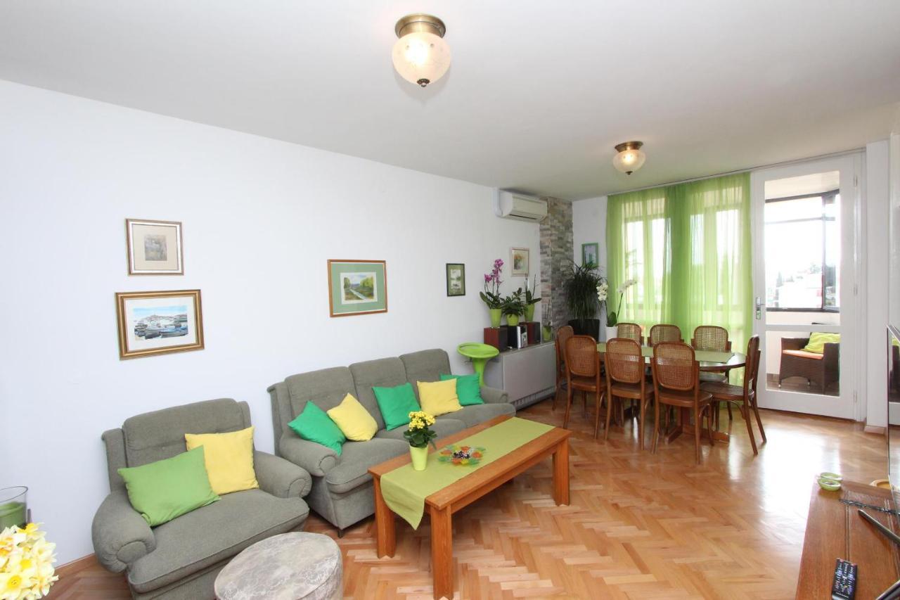 Apartment Elia Rovinj Exterior foto